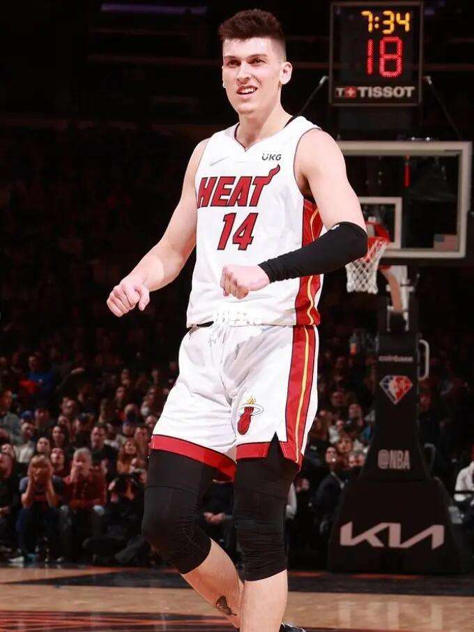 尽管这场景 尽管这场景